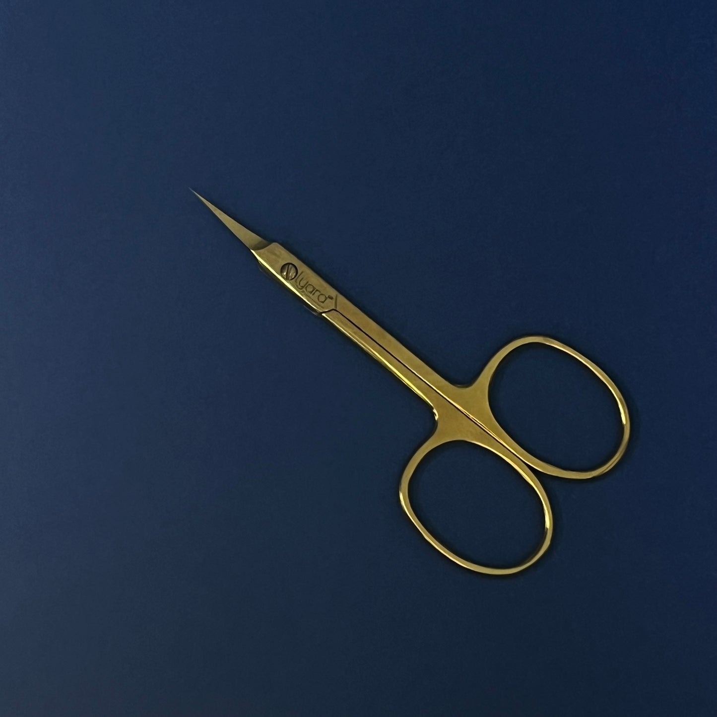 Ciseaux Manucure Droitier – Coupe de Précision pour Cuticules