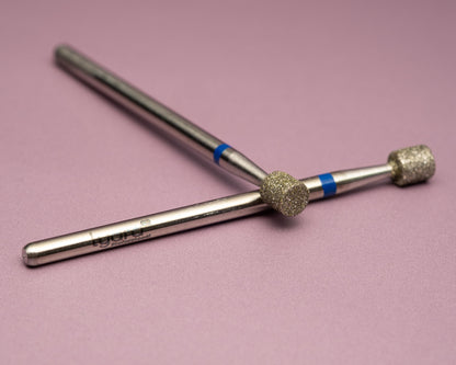 Outil de manucure pour préparation douce des ongles