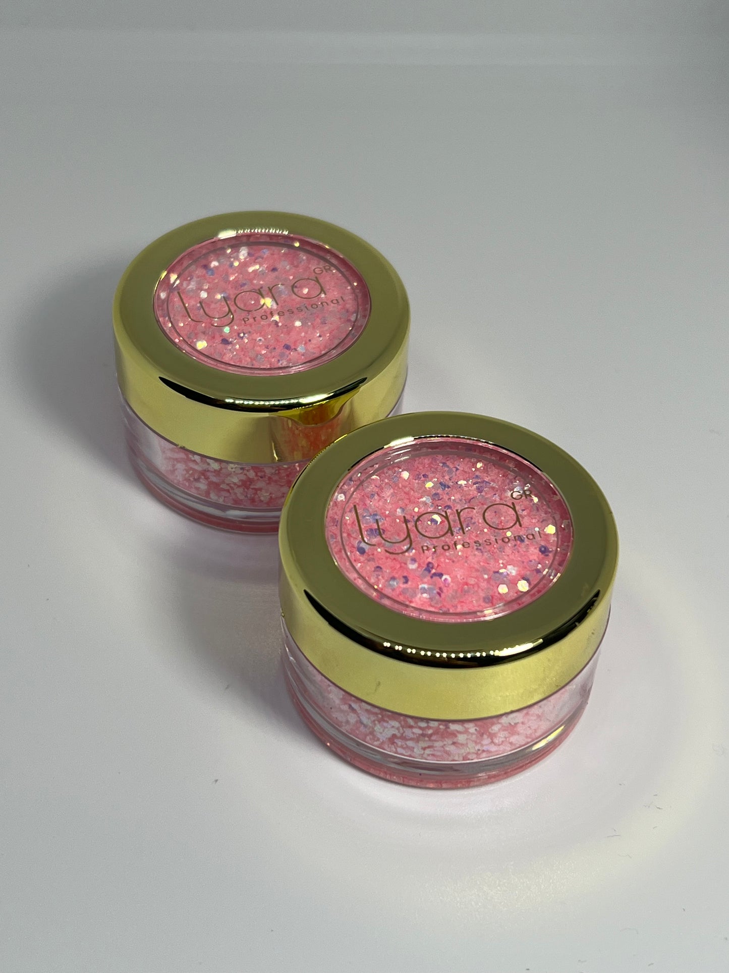 Decoração com brilho suave em tons rosa pastel


